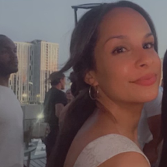 Meet your Posher, Brooke - Picture 1 of 1